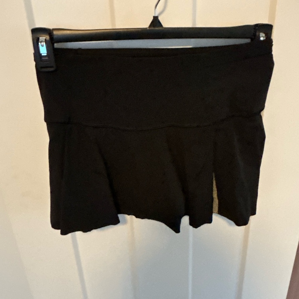 Lululemon skirt, black, size S.